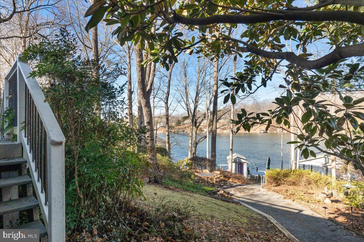 1031 Lakemount Drive photo 17