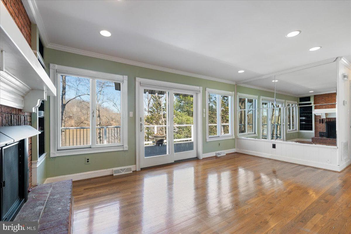 1031 Lakemount Drive photo 27