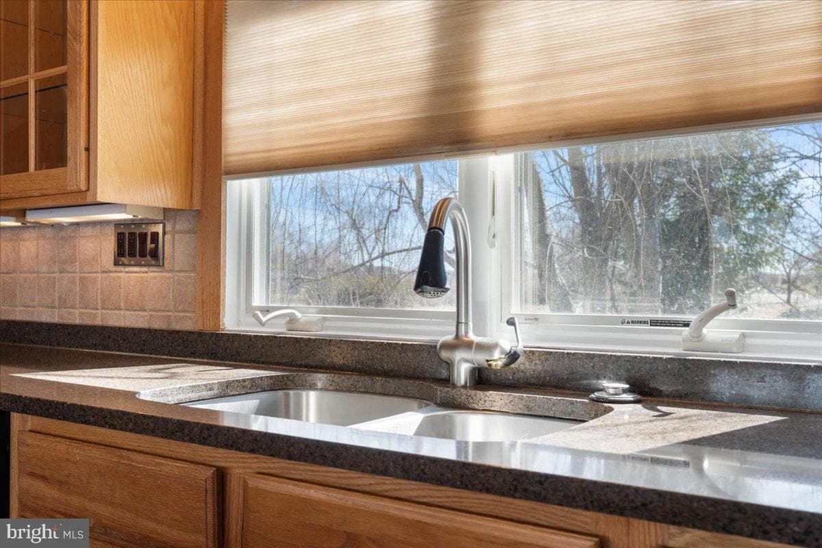 1031 Lakemount Drive photo 31