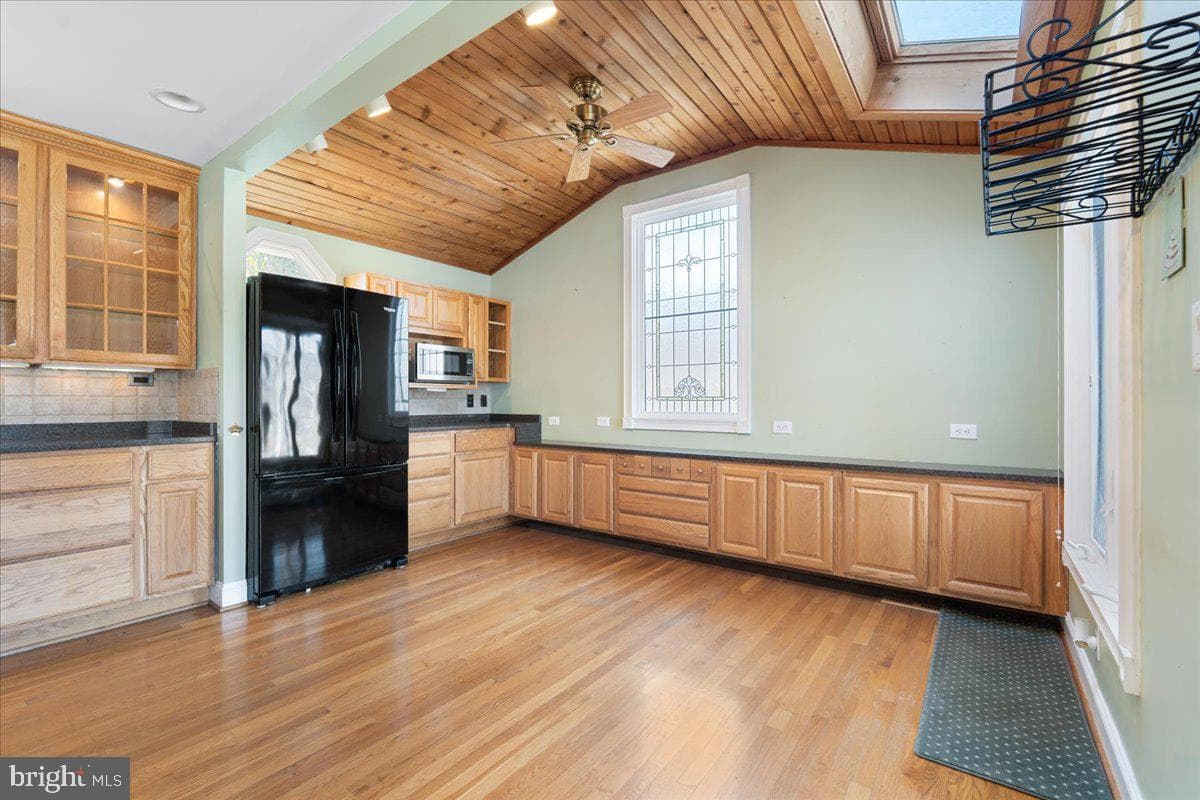 1031 Lakemount Drive photo 33