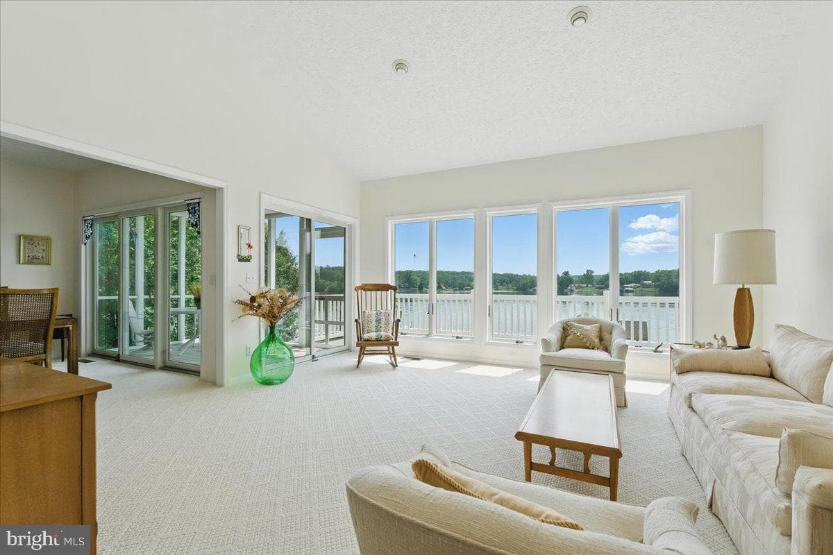 35 Lake Shore Drive photo 19