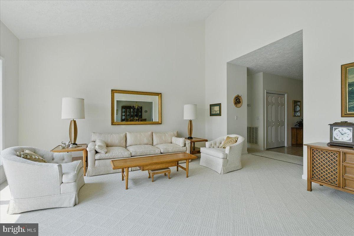 35 Lake Shore Drive photo 22