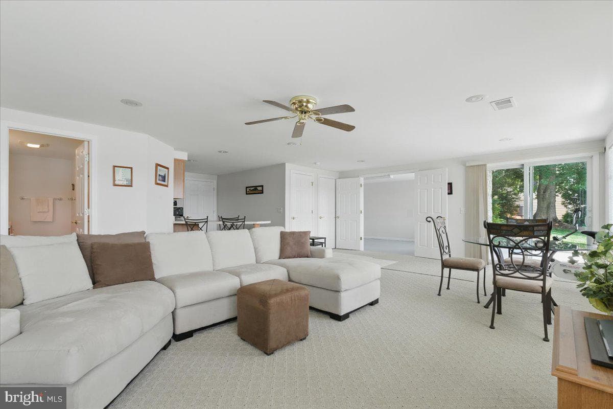 35 Lake Shore Drive photo 47