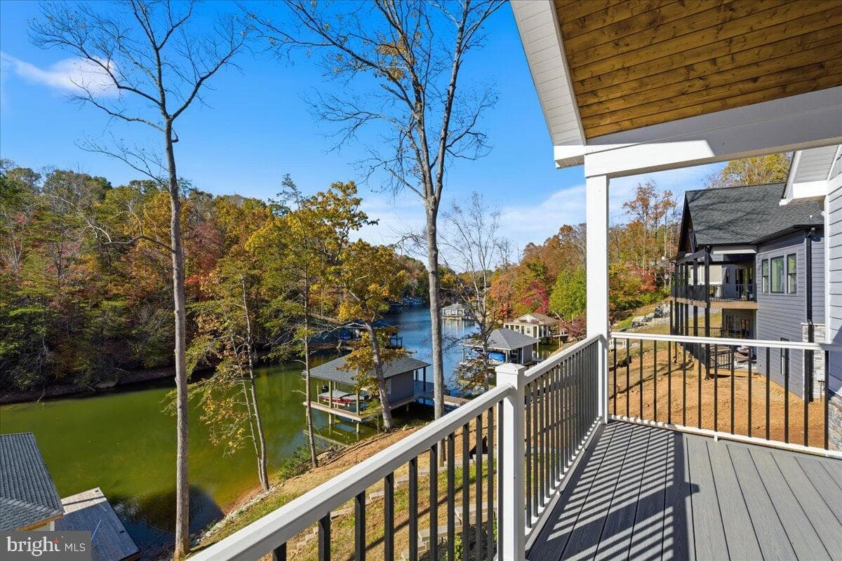 172 Lakewatch Circle photo 25