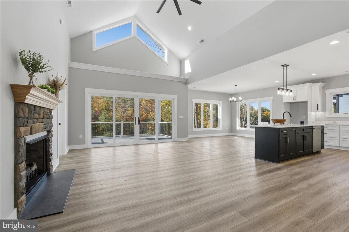 172 Lakewatch Circle photo 4