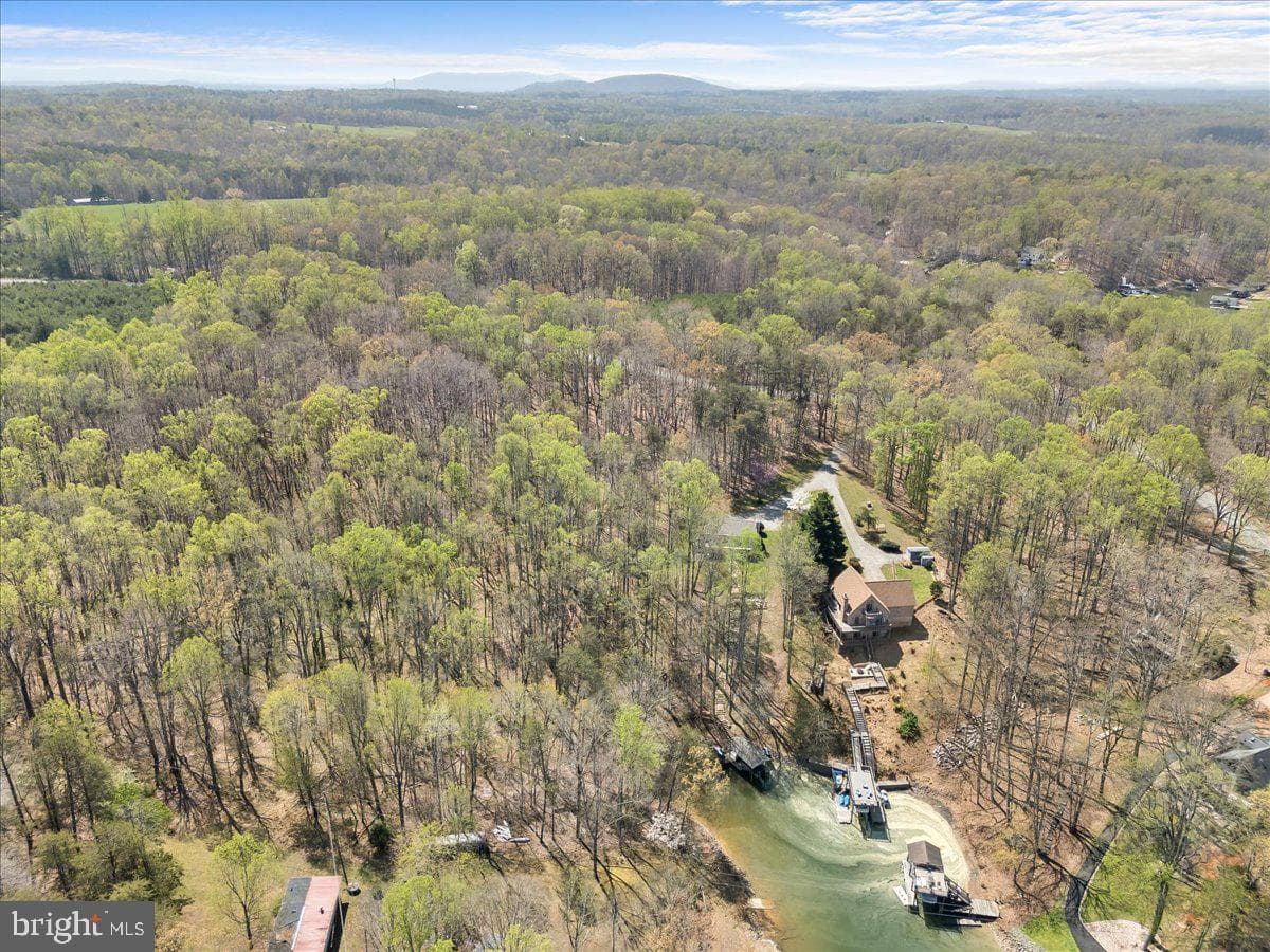 290 Dodee Lane, Union Hall