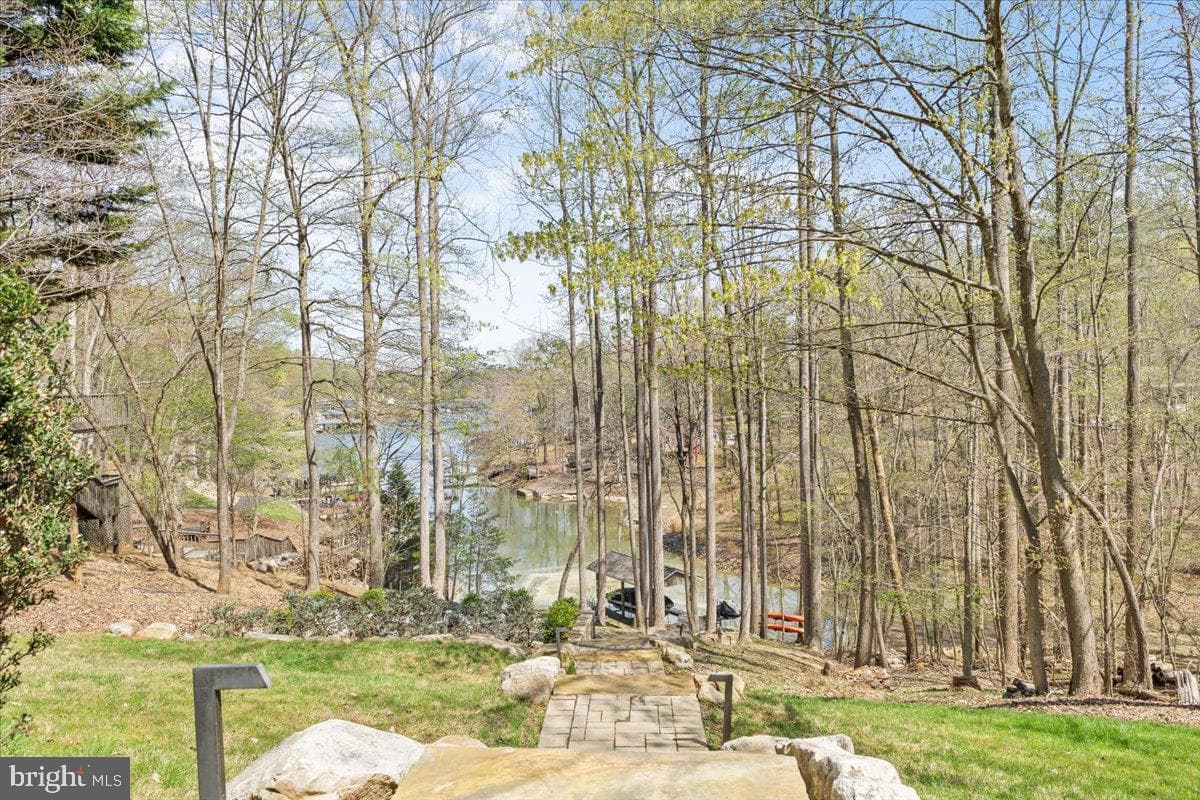290 Dodee Lane photo 42