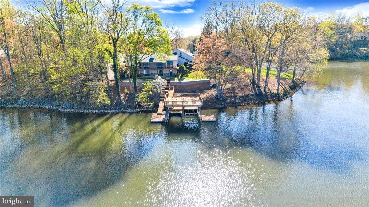 324 Indian Pointe Drive