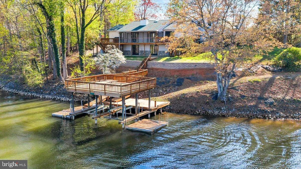 324 Indian Pointe Drive photo 2