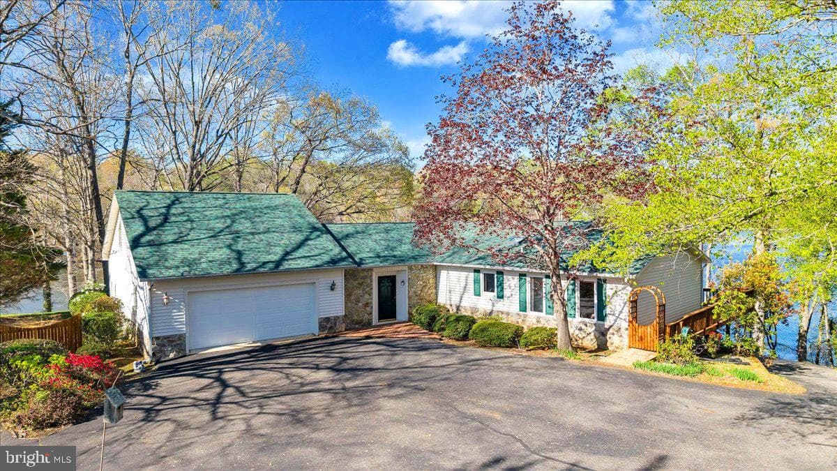 324 Indian Pointe Drive photo 64
