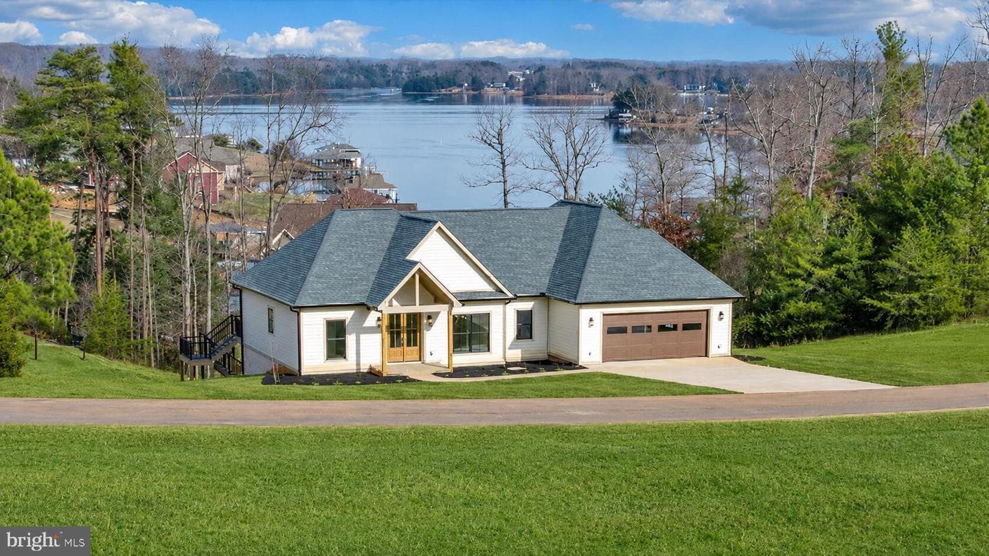 639 Compass Cove Circle, Moneta