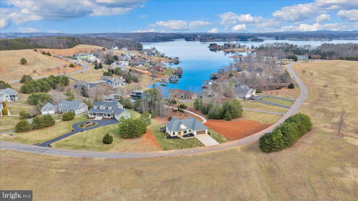 639 Compass Cove Circle photo 103