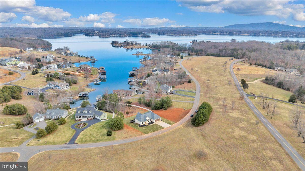 639 Compass Cove Circle photo 127