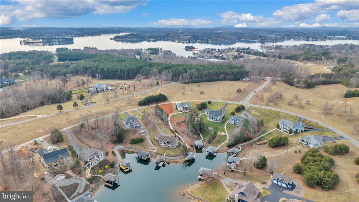 639 Compass Cove Circle photo 130