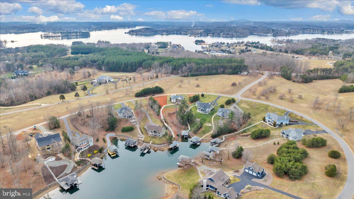 639 Compass Cove Circle photo 140