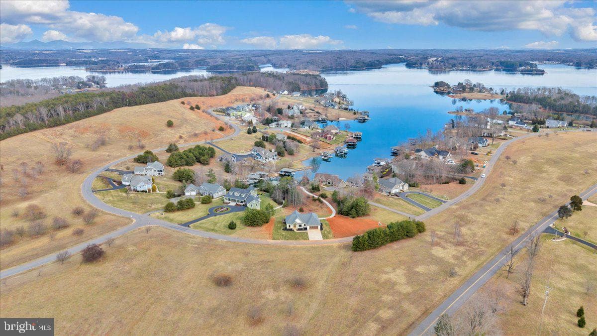 639 Compass Cove Circle photo 141