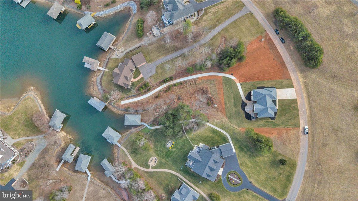 639 Compass Cove Circle photo 142