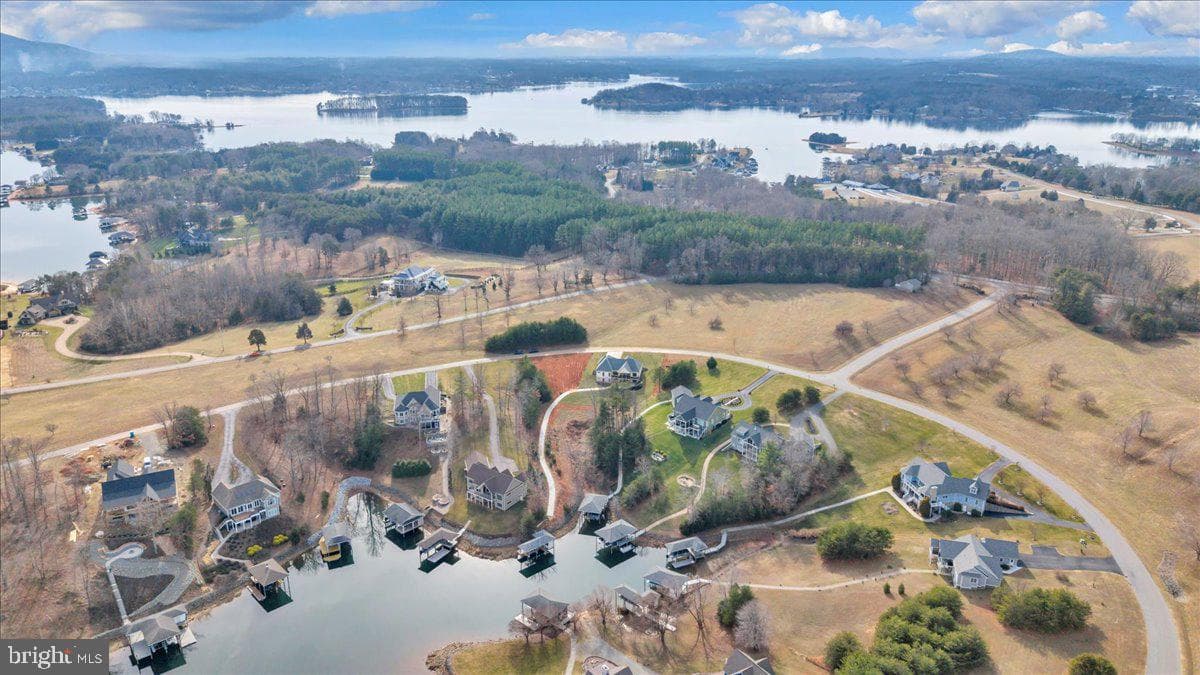 639 Compass Cove Circle photo 144