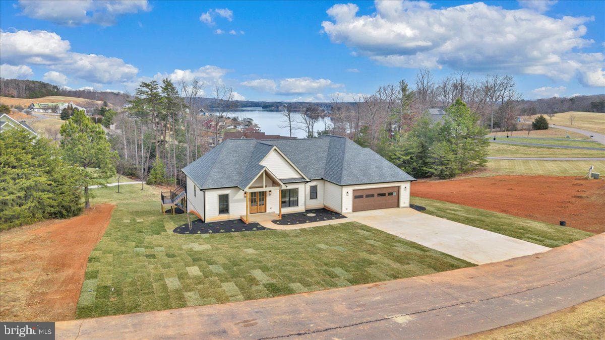 639 Compass Cove Circle photo 3