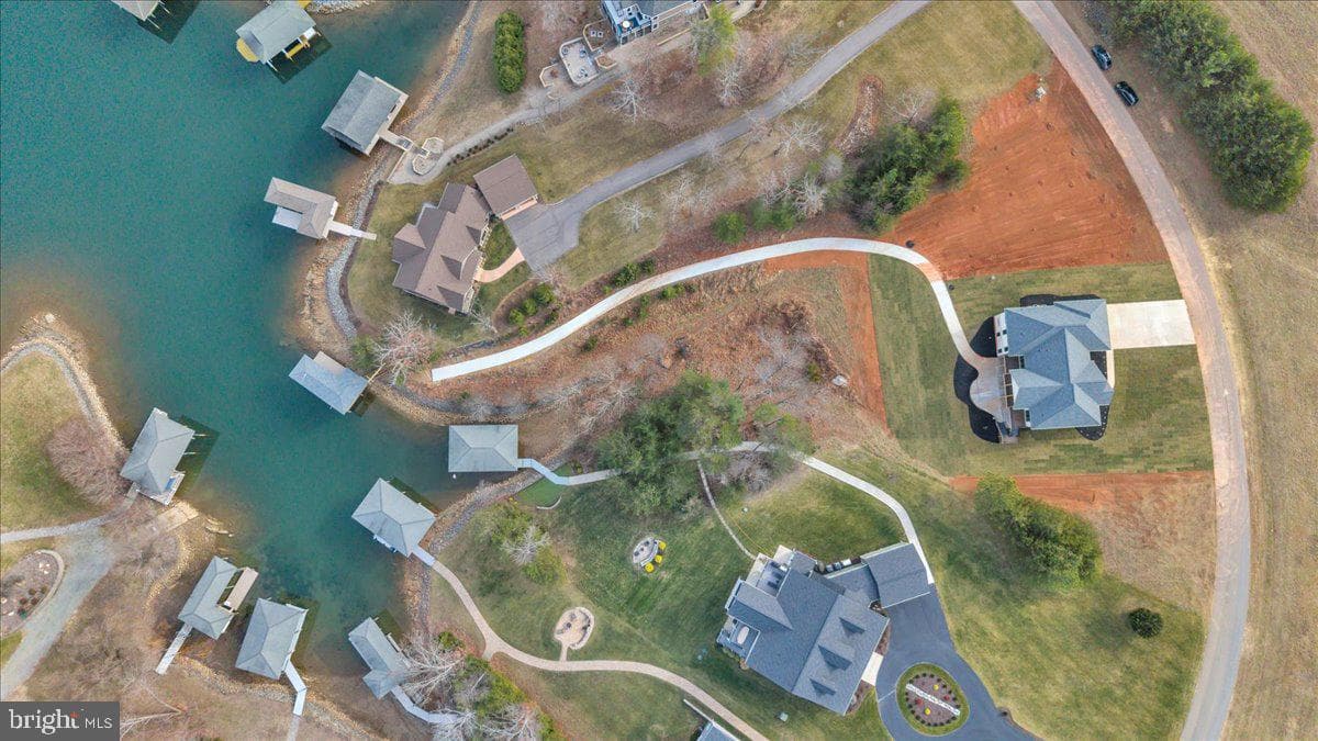 639 Compass Cove Circle photo 89