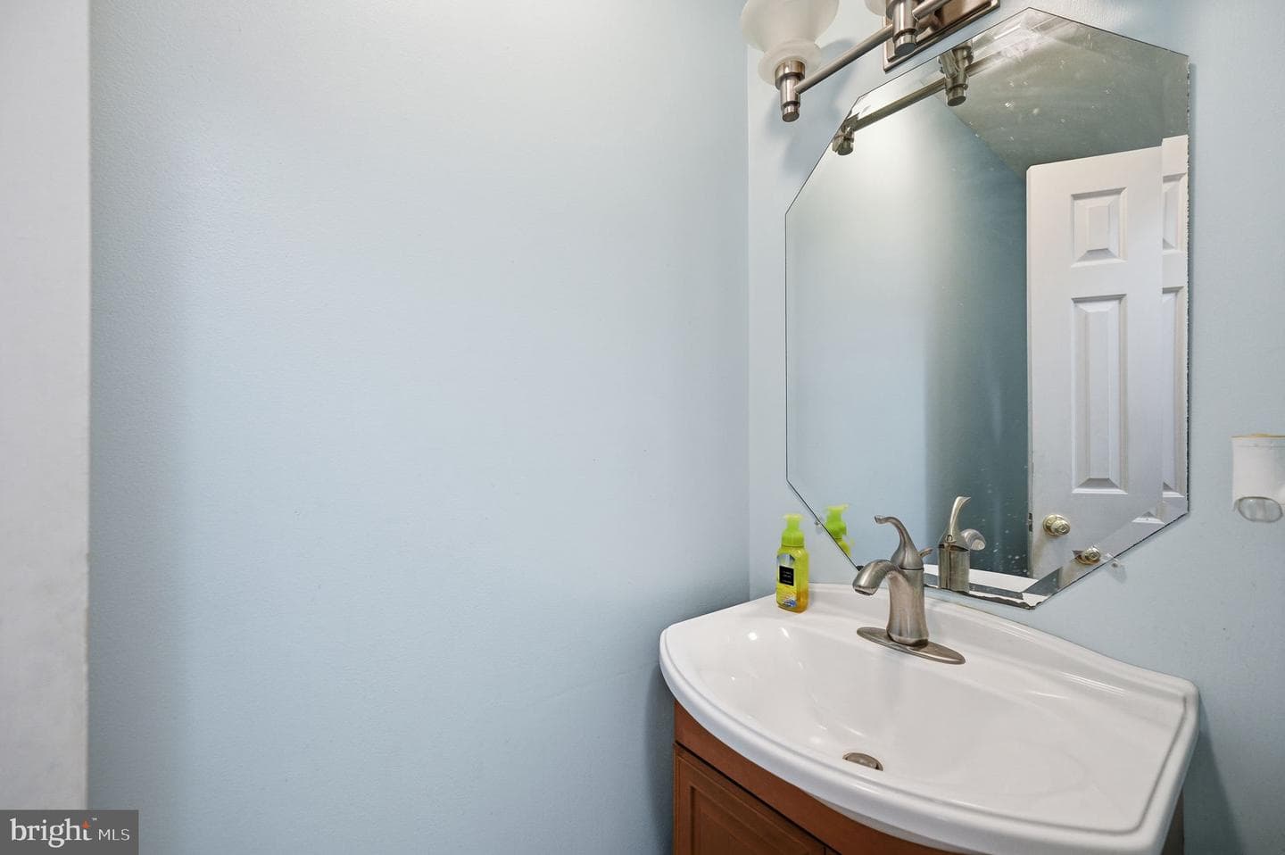 25 Woodlawn Drive photo 14