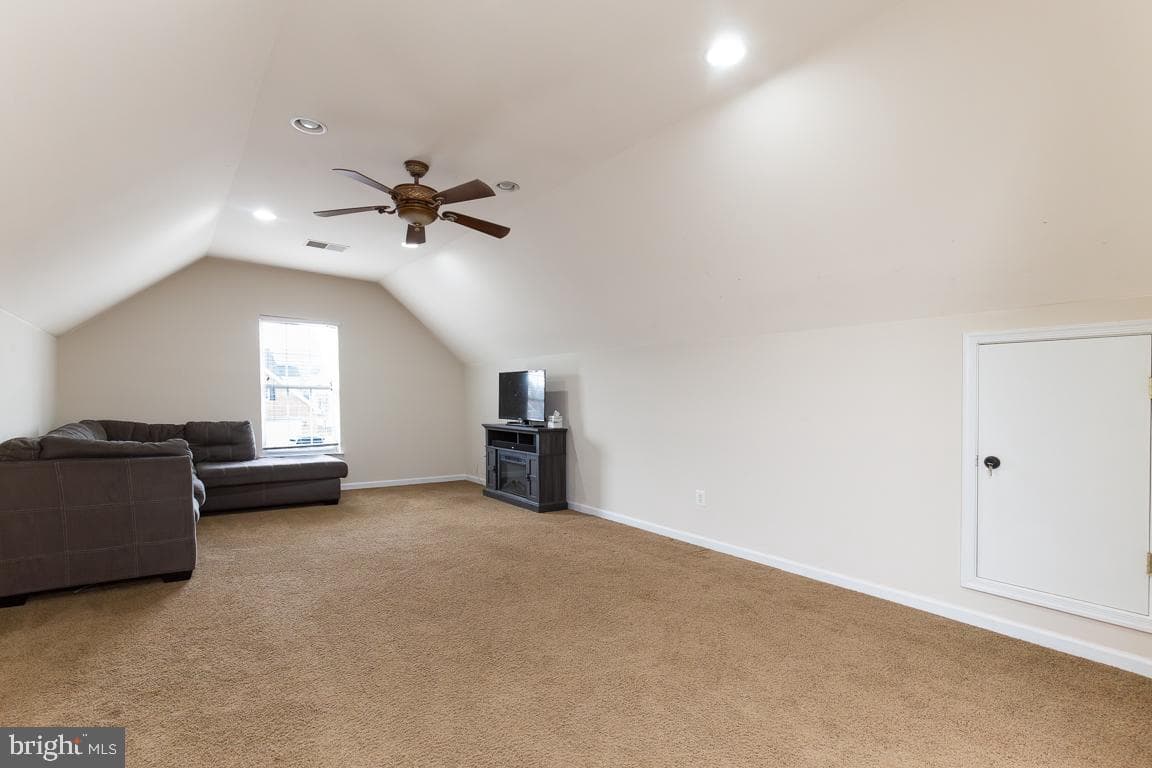 193 Pinnacle Court photo 18
