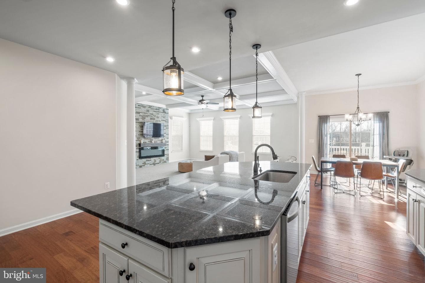 7609 Hancock Street photo 3