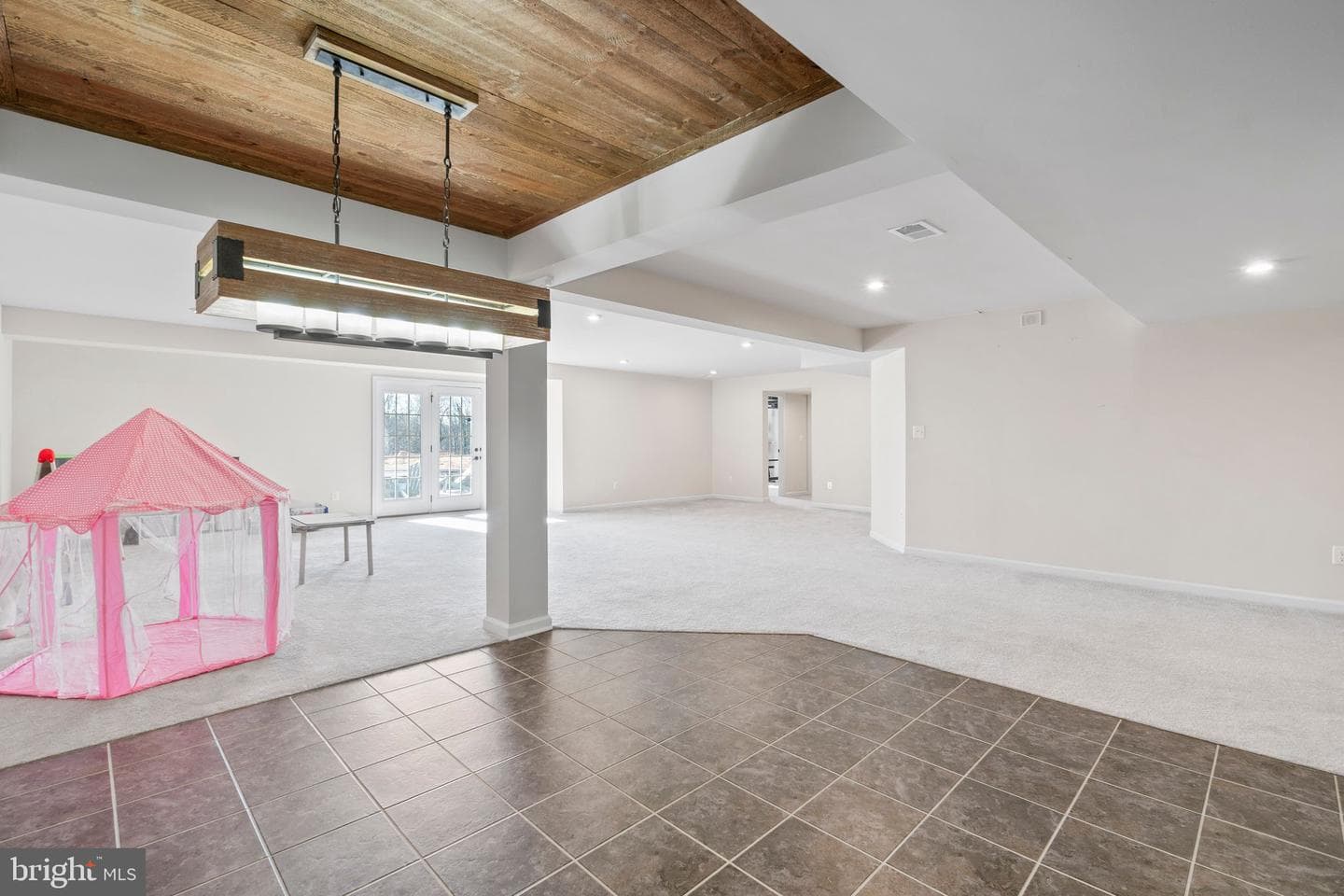 7609 Hancock Street photo 37