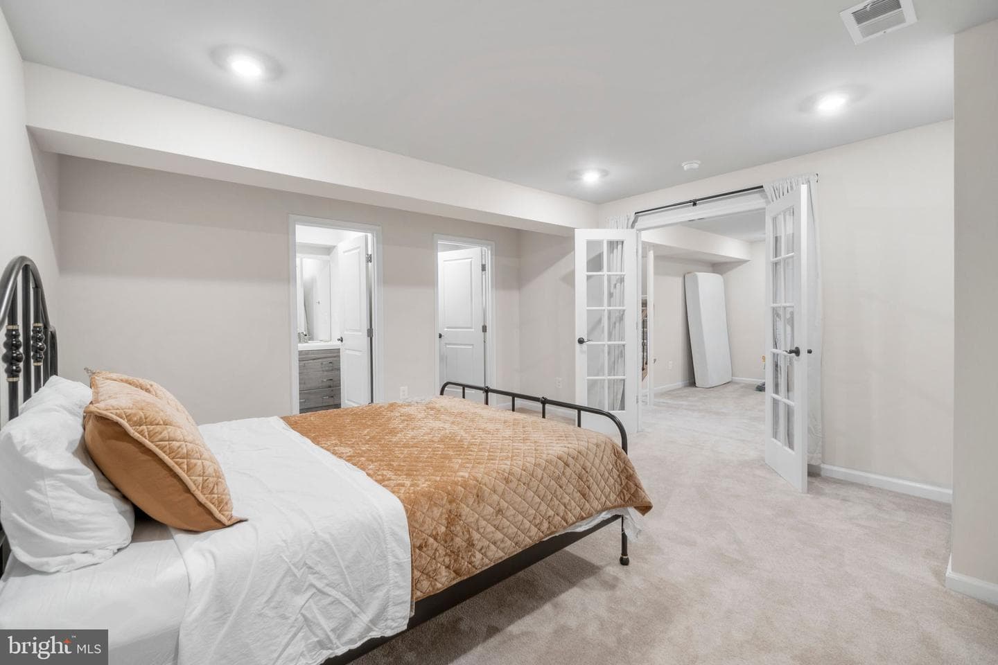 7609 Hancock Street photo 42