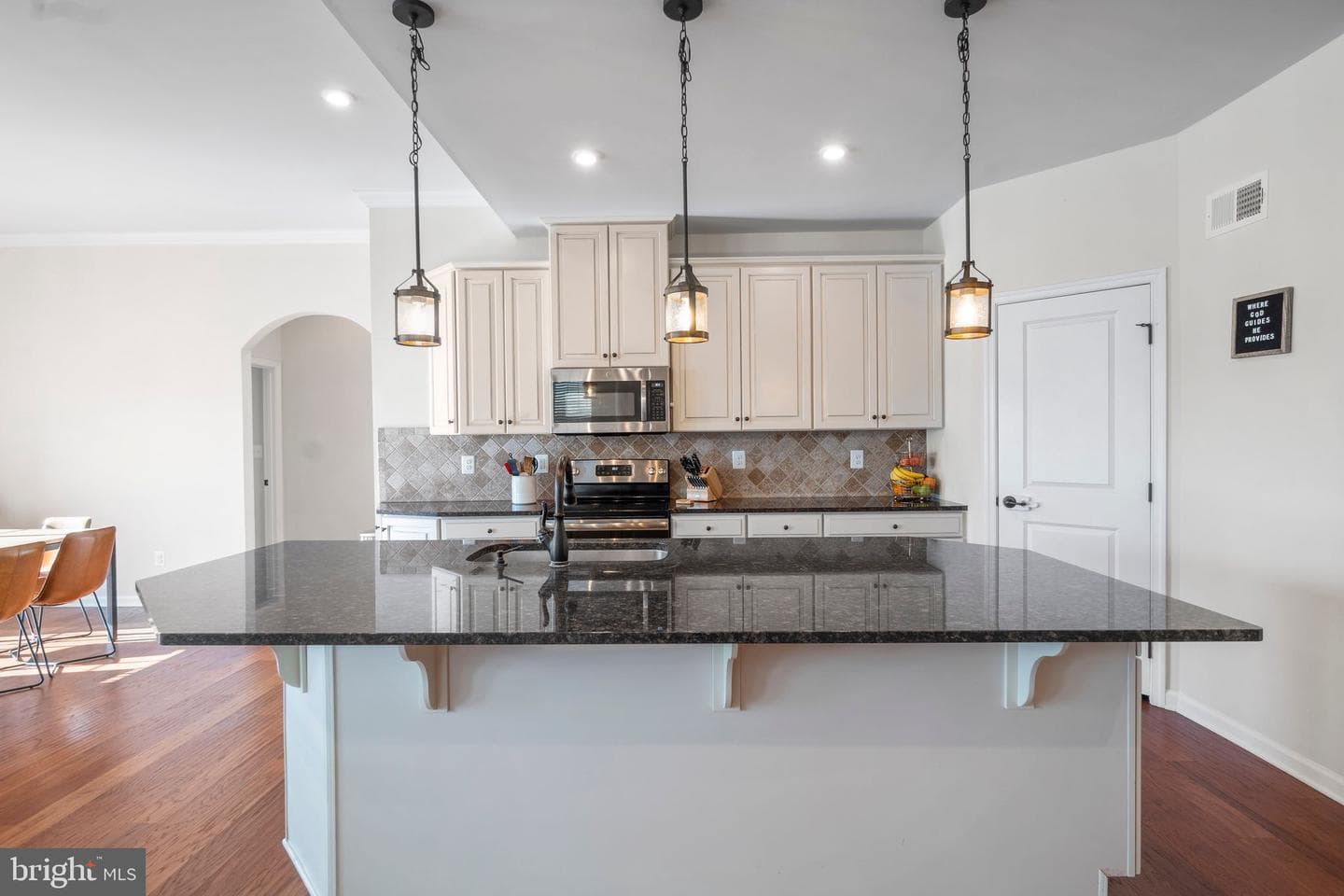 7609 Hancock Street photo 6