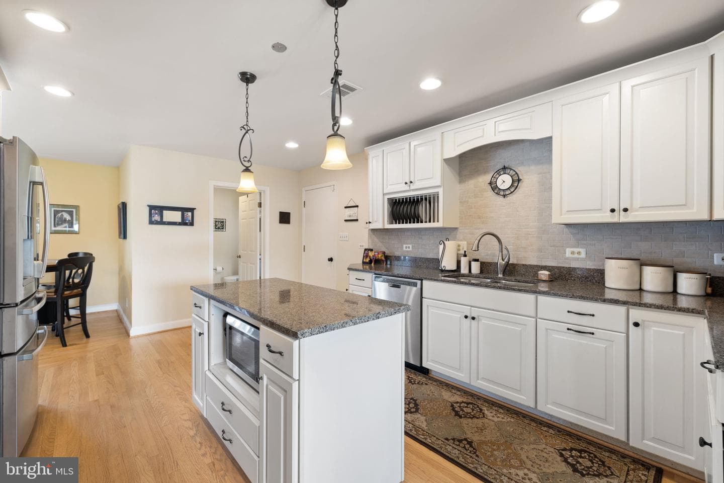 8839 Grasslands Court photo 6