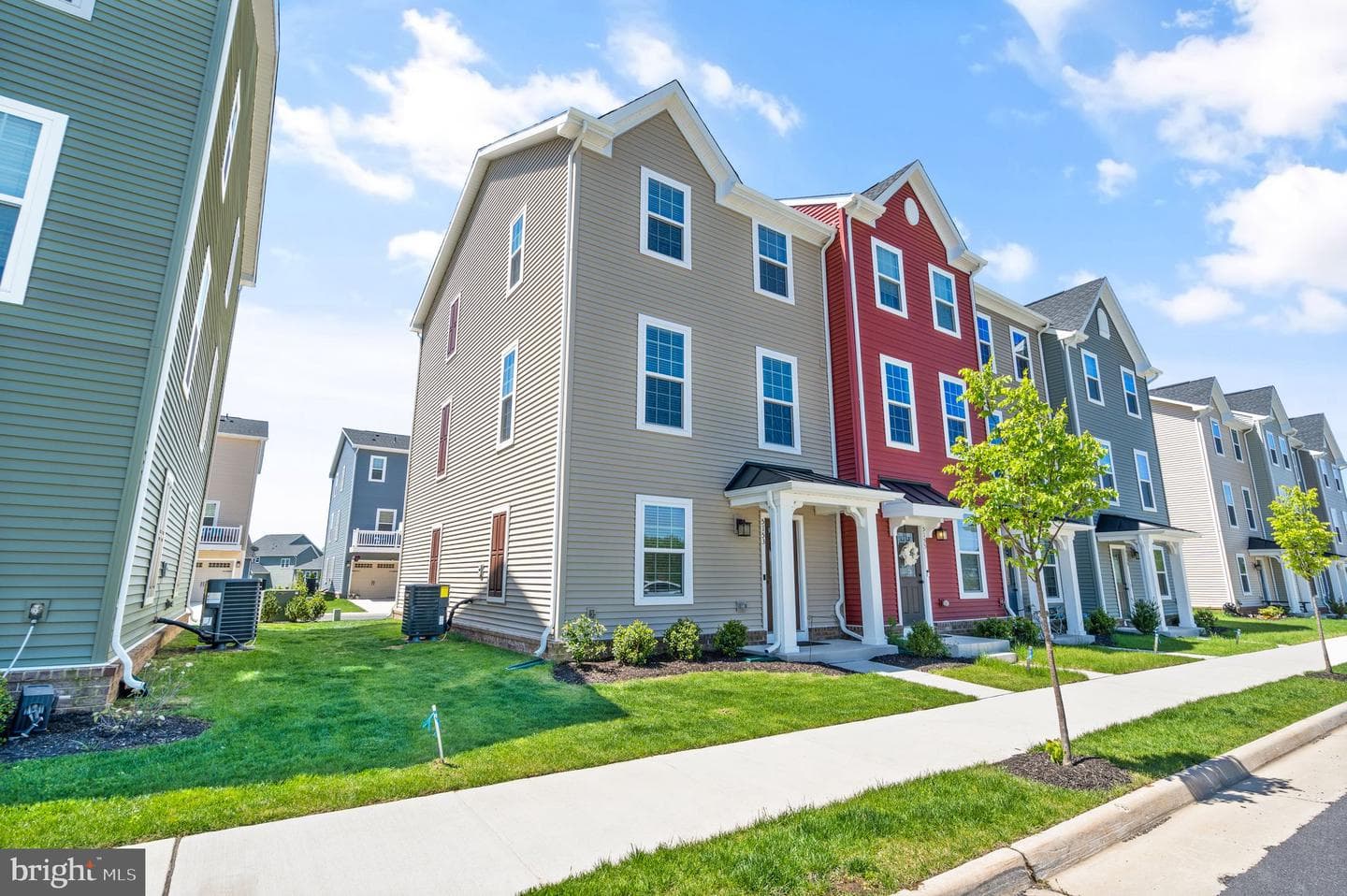 5153 Penn Street photo 2
