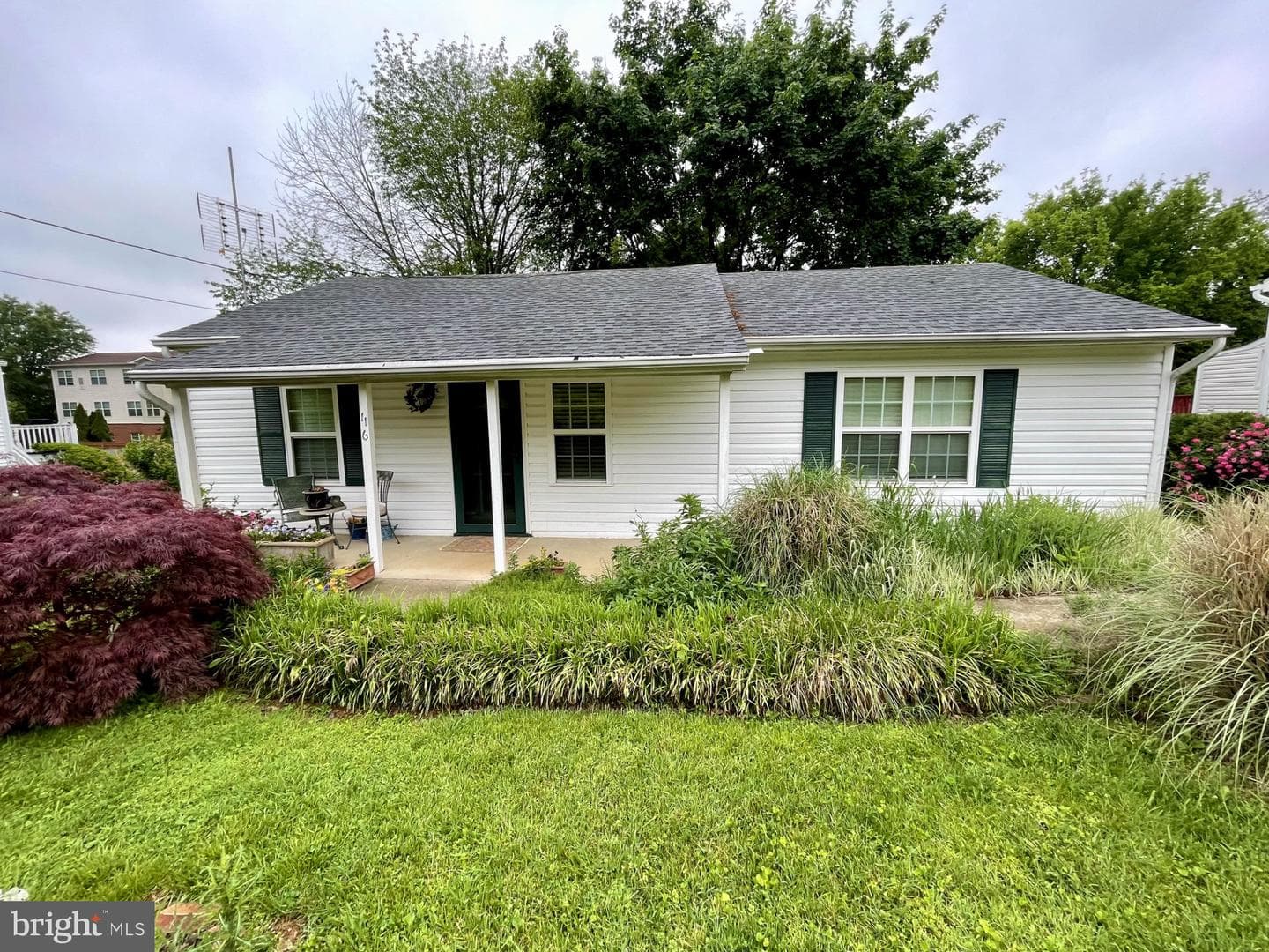 116 Moffett Avenue photo 3