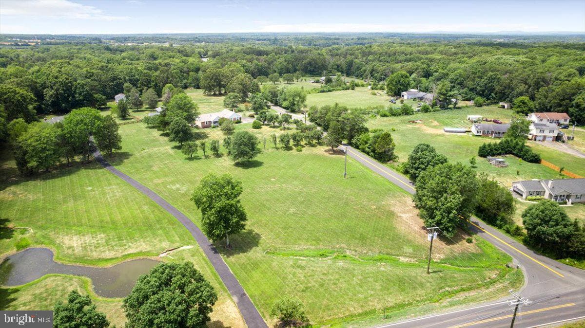 1565 Courthouse Road photo 31