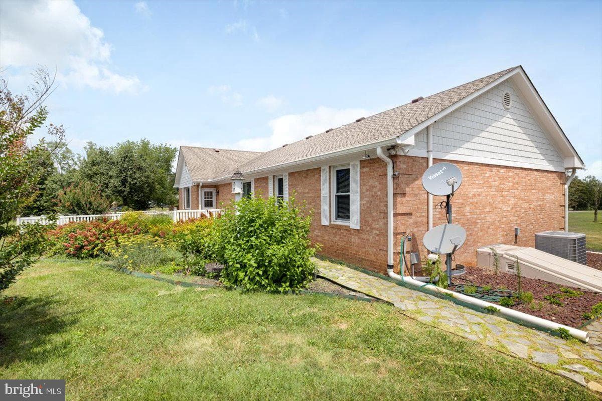 1565 Courthouse Road photo 4