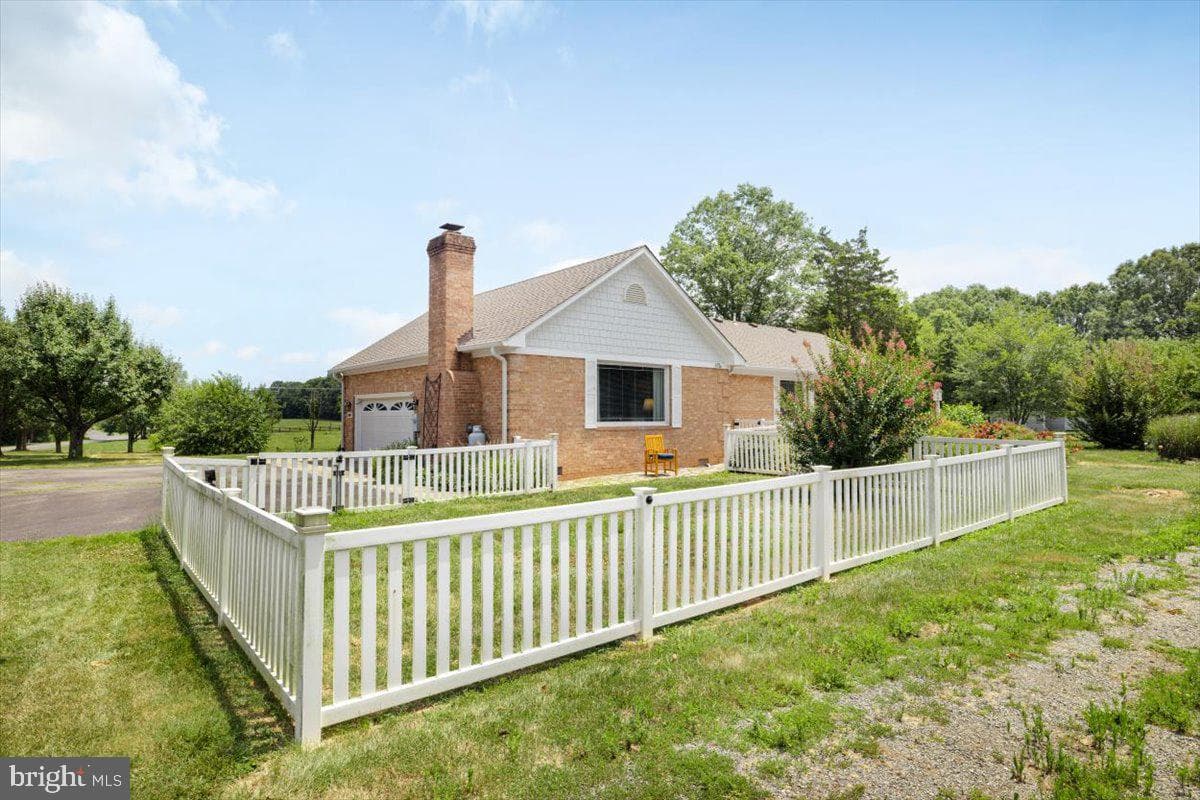 1565 Courthouse Road photo 5
