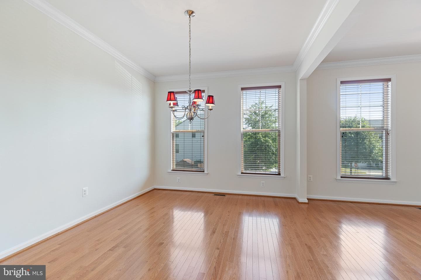 154 Cambridge Way photo 22