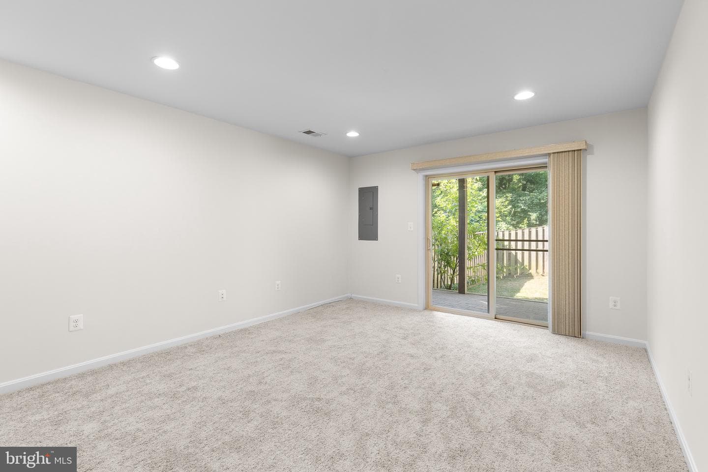 154 Cambridge Way photo 35