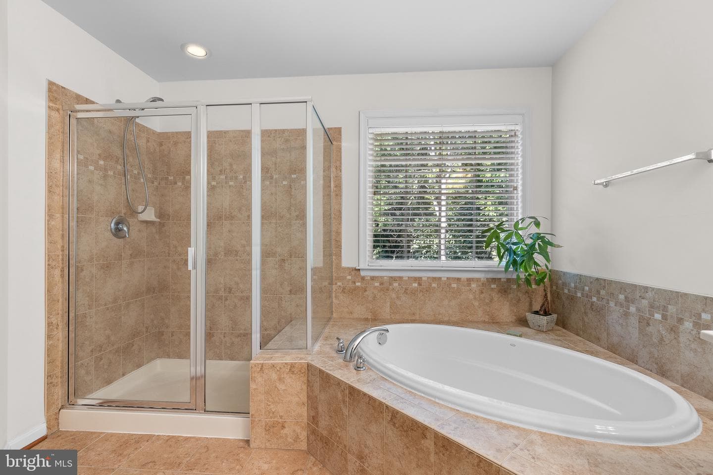 154 Cambridge Way photo 9