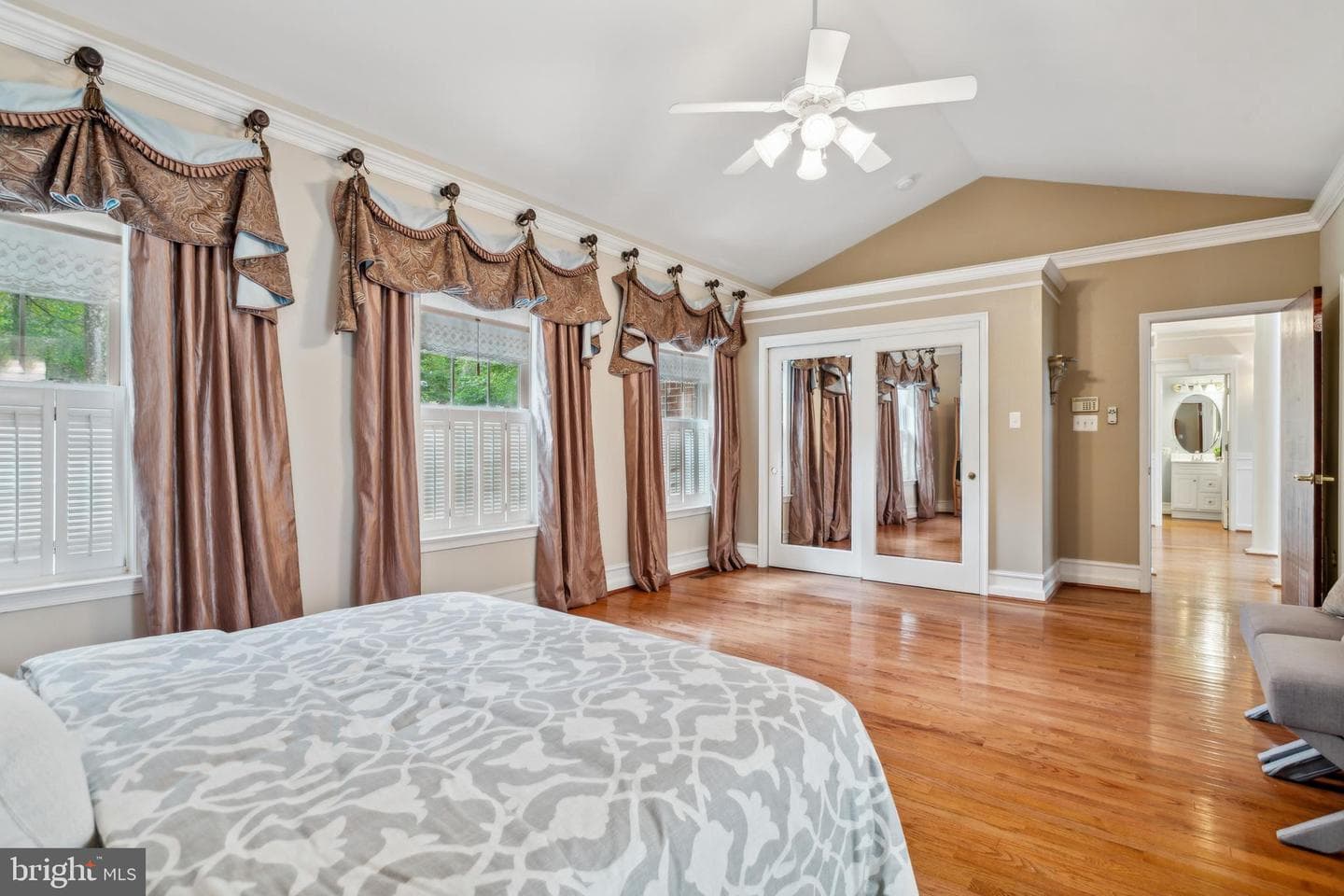 5479 Rosehaven Court photo 24