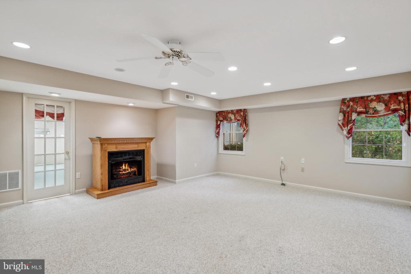 5479 Rosehaven Court photo 41