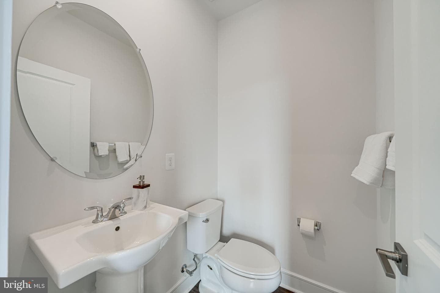 4258 Frost Street photo 10