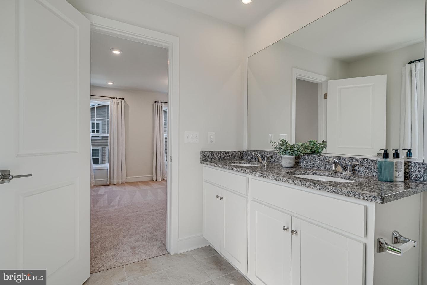 4258 Frost Street photo 14