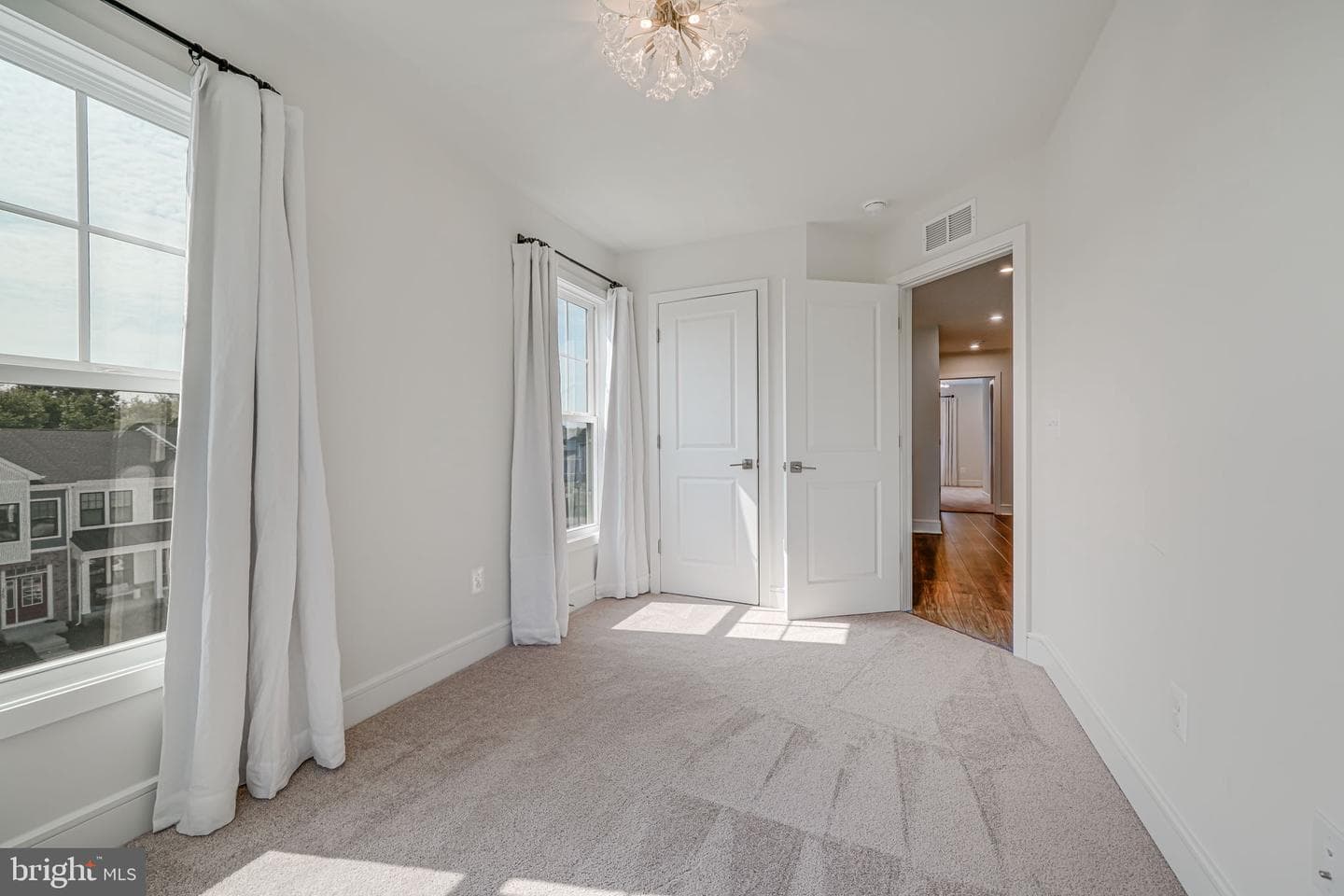 4258 Frost Street photo 16