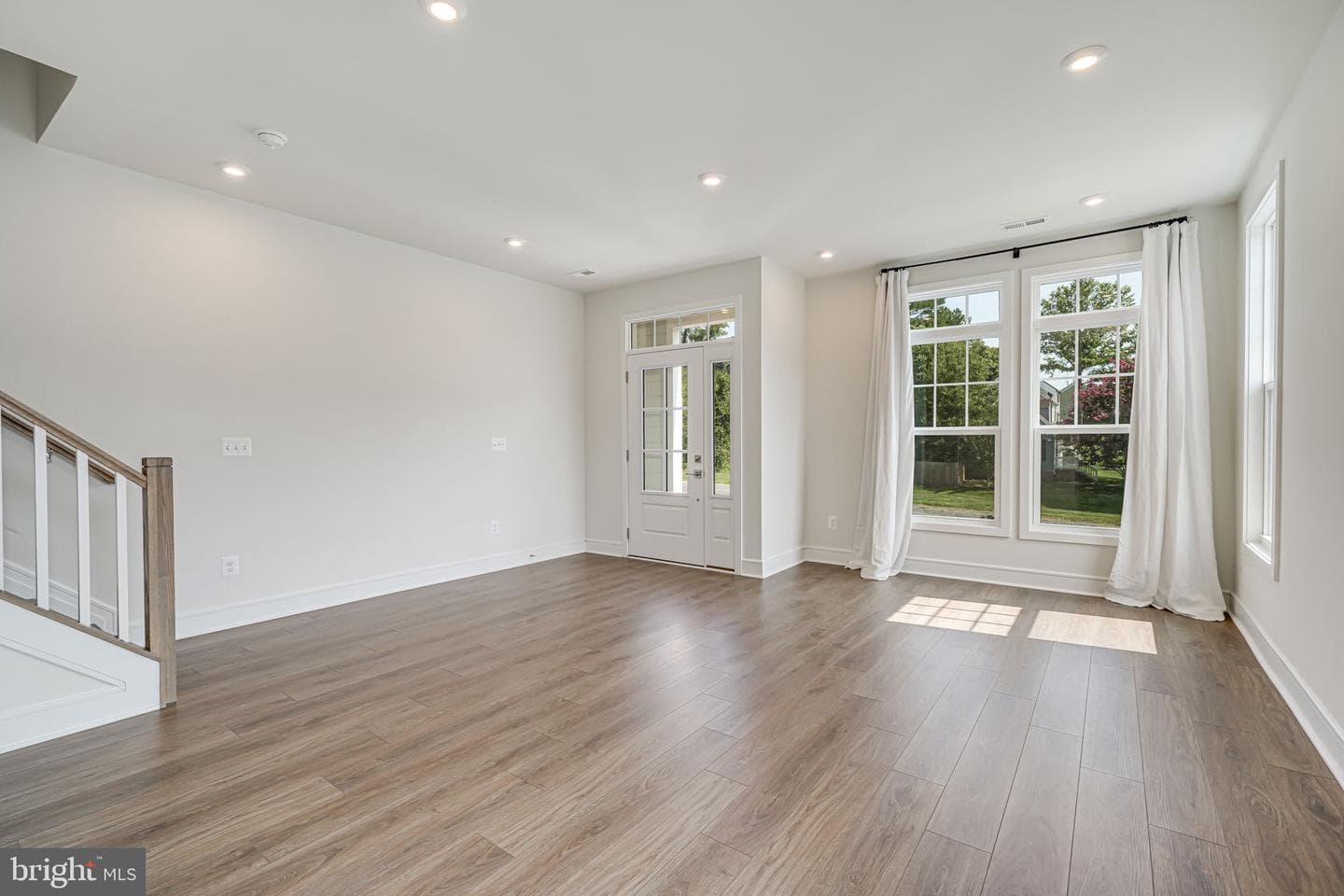 4258 Frost Street photo 19