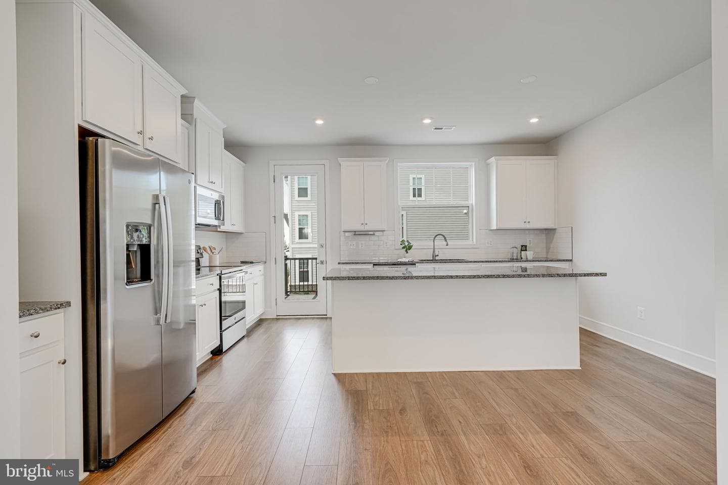 4258 Frost Street photo 8