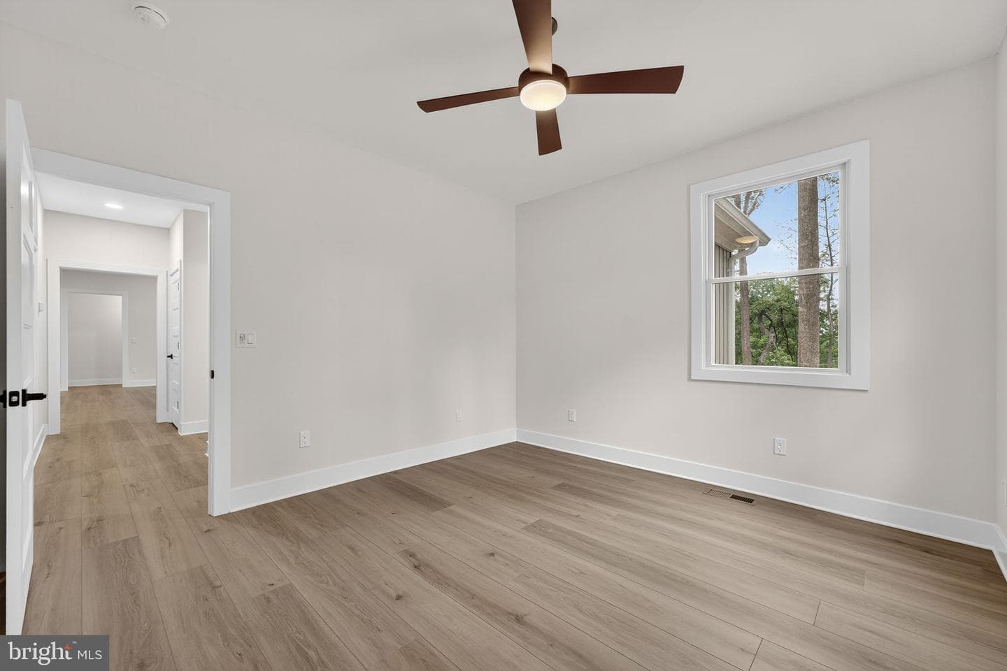 5281 Hillside Drive photo 15