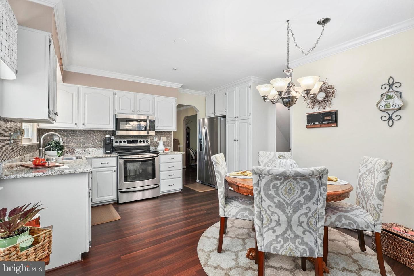 6735 Kelly Road photo 9