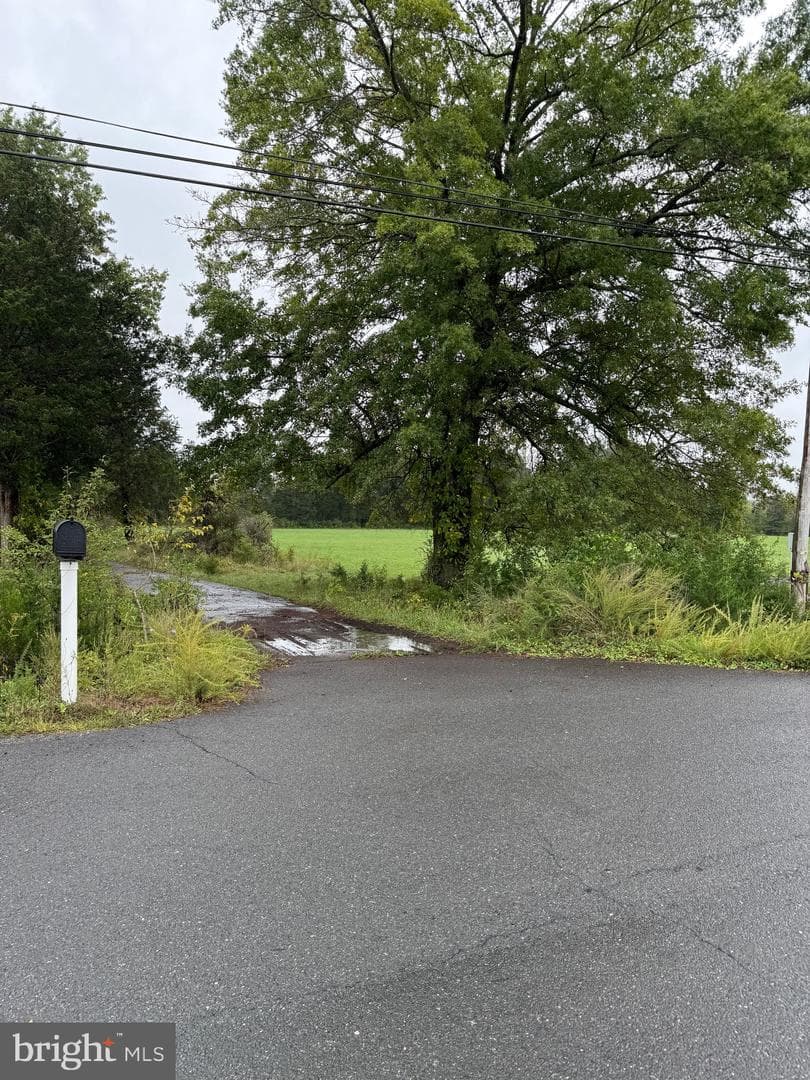 12551 Lucky Hill Road photo 4