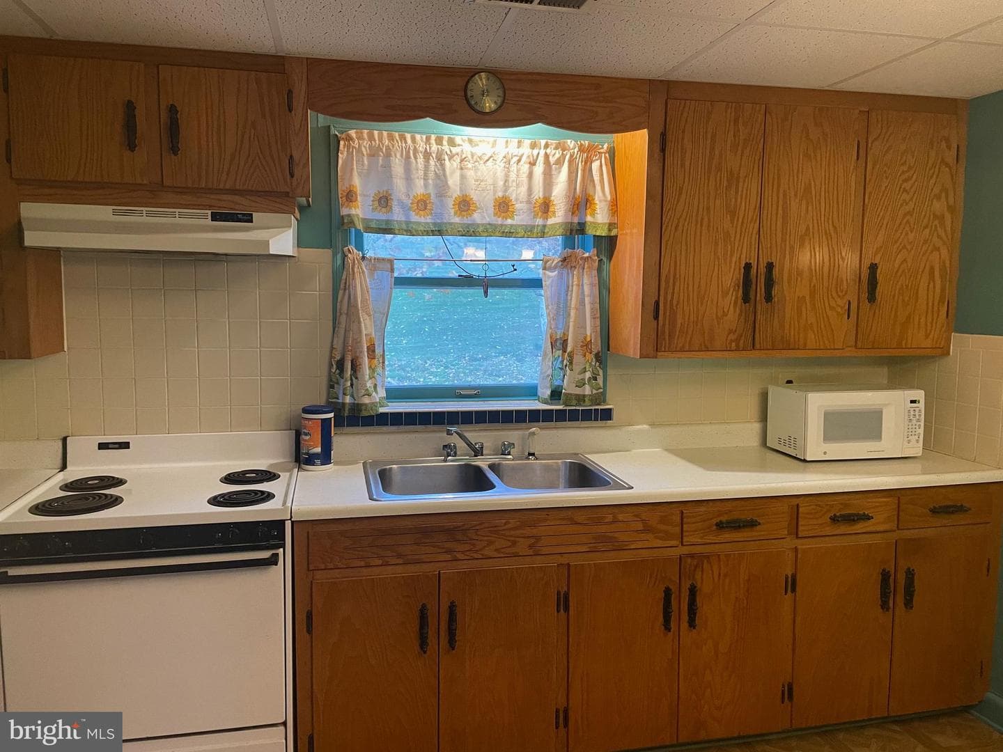 3021 Halfway Road photo 4